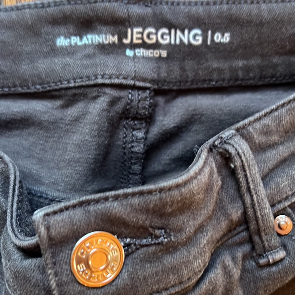 Chico’s brown ‘The Platinum” jeggings, size 6 petite - Picture 3 of 5
